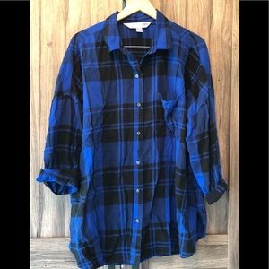 Old Navy boyfriend cut button up shirt